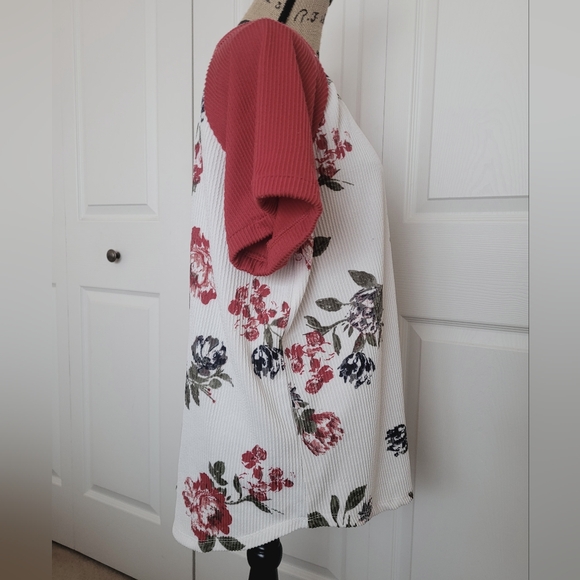 ❤️ Maurices Raglan Tee - Picture 3 of 4